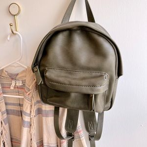 Universal Thread olive green back pack